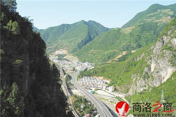 交通便捷，環(huán)境優(yōu)美的石甕子全景。