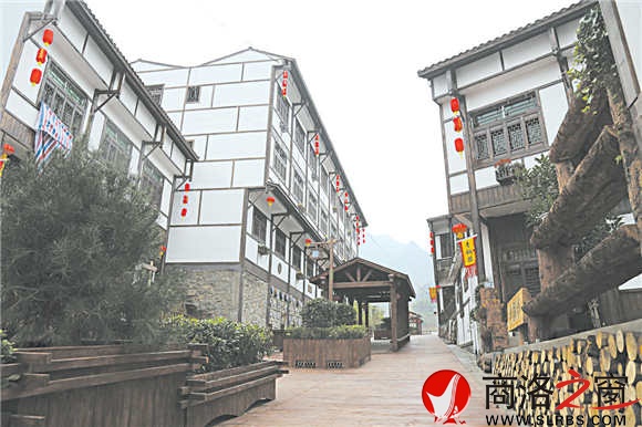 打柴廊道原是竹林關(guān)人上山打柴的主要通道，如今已是游人休閑的重要場(chǎng)所。