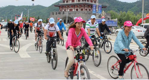 商洛機(jī)關(guān)干部職工響應(yīng)環(huán)保“美麗商洛，綠色出行”倡議